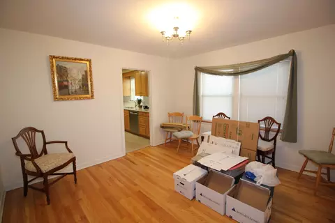 Dining - 9946 S Artesian Ave, Chicago, IL 60655 photo 1 of 1