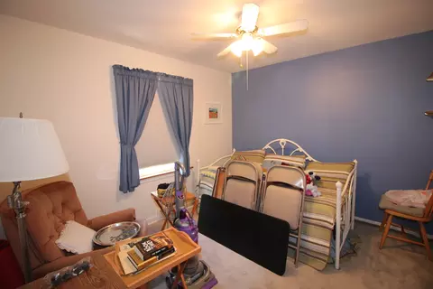 Bedroom - 9946 S Artesian Ave, Chicago, IL 60655 photo 3 of 3