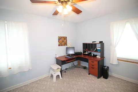 Bedroom - 9946 S Artesian Ave, Chicago, IL 60655 photo 2 of 3