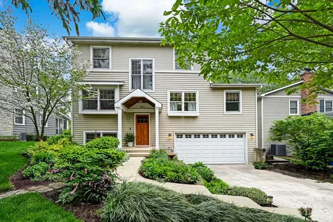 151 N Ott Ave, Glen Ellyn, IL 60137