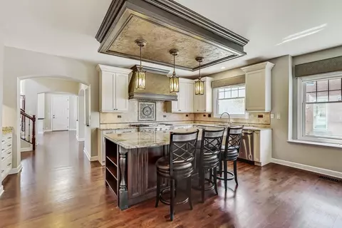 712 Pfingsten Rd, Glenview, IL 60025 photo 5