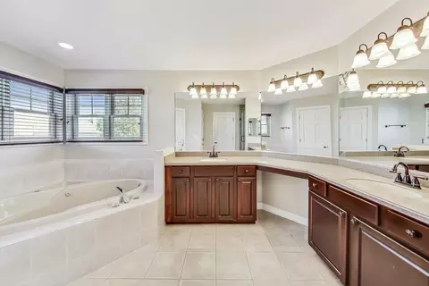 712 Pfingsten Rd, Glenview, IL 60025 photo 12