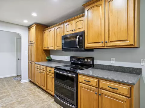 Kitchen - 1107 Foothill Dr, Champaign, IL 61821 photo 2 of 3