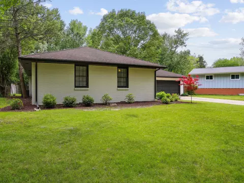 Exterior - 1107 Foothill Dr, Champaign, IL 61821 photo 2 of 9