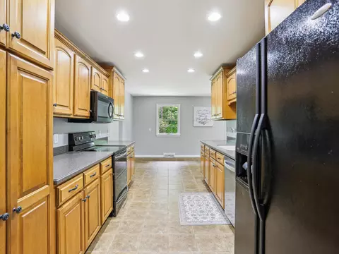 Kitchen - 1107 Foothill Dr, Champaign, IL 61821 photo 3 of 3