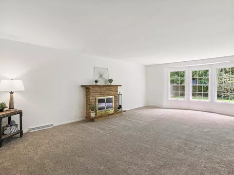 Living - 1107 Foothill Dr, Champaign, IL 61821 photo 3 of 3