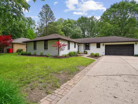 Exterior - 1107 Foothill Dr, Champaign, IL 61821 photo 3 of 9