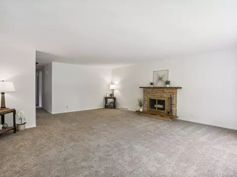 Living - 1107 Foothill Dr, Champaign, IL 61821 photo 1 of 3