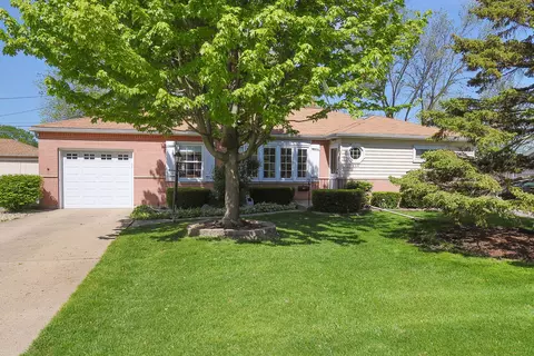 860 Cumberland St, Hoffman Estates, IL 60169