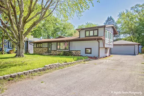 1704 N North Ave, Mchenry, IL 60050