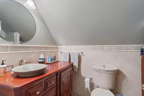 Bath - 9806 Wright Rd, Harvard, IL 60033 photo 5 of 5