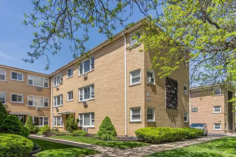 3822 Ruby St #3E, Schiller Park, IL 60176