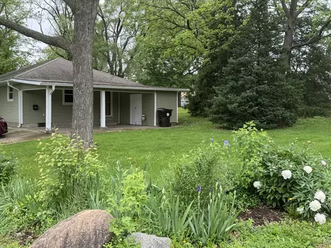 Exterior - 1101 E Leander St, Clinton, IL 61727 photo 3 of 9
