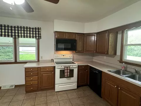 Kitchen - 1101 E Leander St, Clinton, IL 61727 photo 1 of 2
