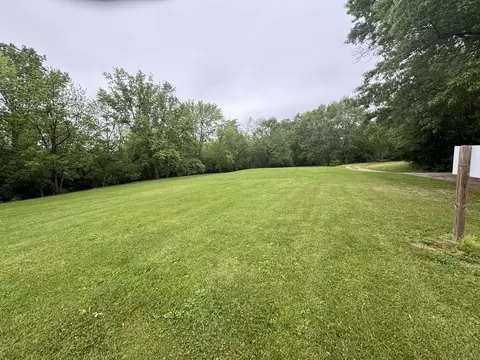 Exterior - 1101 E Leander St, Clinton, IL 61727 photo 8 of 9