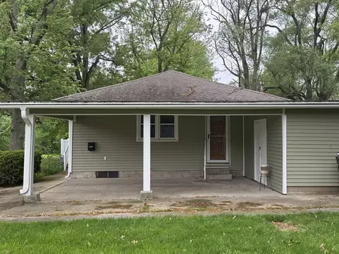 Exterior - 1101 E Leander St, Clinton, IL 61727 photo 4 of 9