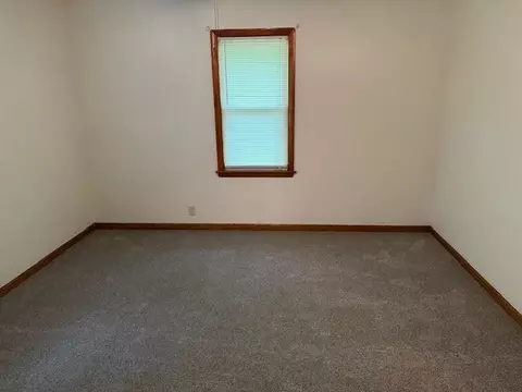 Bedroom - 1101 E Leander St, Clinton, IL 61727 photo 4 of 5