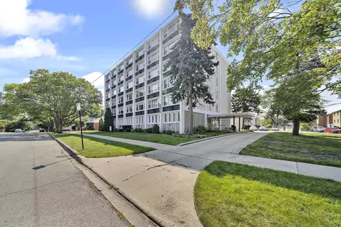 5975 N Odell Ave #4C, Chicago, IL 60631