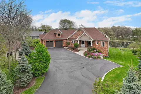 36 W338 Huntley Rd, Dundee, IL 60118