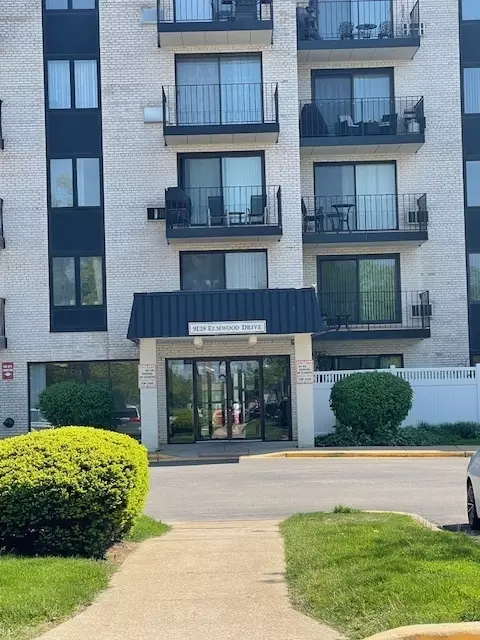 9118 W Elmwood Dr #5N, Niles, IL 60714