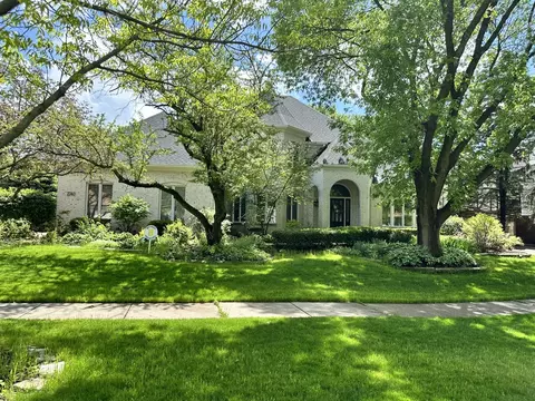 2740 Wendy Dr, Naperville, IL 60565