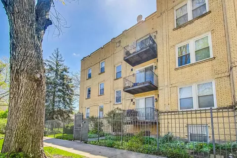 3801 W Ainslie St #2E, Chicago, IL 60625