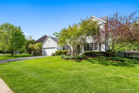 121 Hampton St, Cary, IL 60013 photo 3