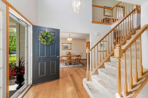 121 Hampton St, Cary, IL 60013 photo 5