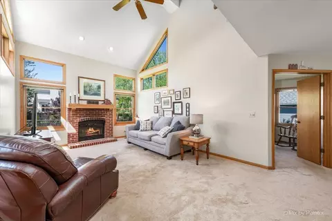 121 Hampton St, Cary, IL 60013 photo 20