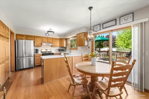 121 Hampton St, Cary, IL 60013 photo 14
