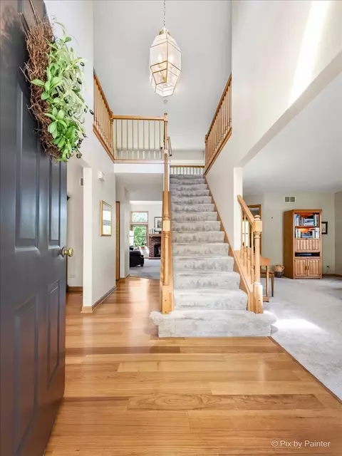 121 Hampton St, Cary, IL 60013 photo 4