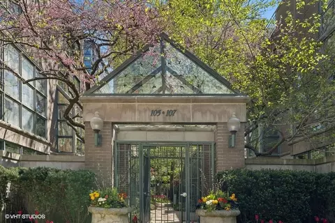 107 W Delaware Pl #G, Chicago, IL 60610