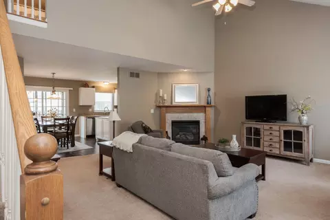 35 Ashling Ct, Bloomington, IL 61704 photo 4