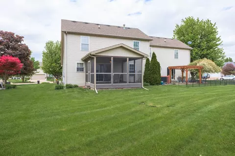 35 Ashling Ct, Bloomington, IL 61704 photo 2