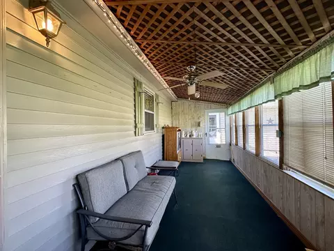 45 N Ash St, Weldon, IL 61882 photo 3