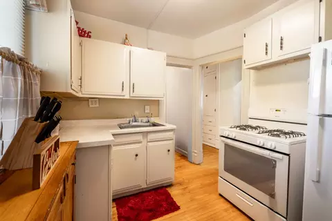 Kitchen - 370 Algona Ave, Elgin, IL 60120 photo 1 of 4