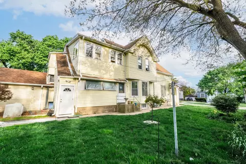 Exterior - 370 Algona Ave, Elgin, IL 60120 photo 2 of 4