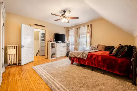 Bedroom - 370 Algona Ave, Elgin, IL 60120 photo 3 of 4