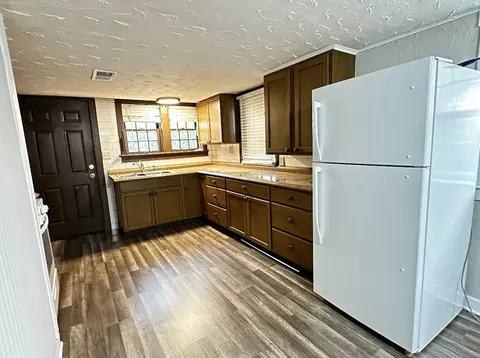 Kitchen - 370 Algona Ave, Elgin, IL 60120 photo 2 of 4