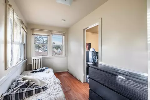 Bedroom - 370 Algona Ave, Elgin, IL 60120 photo 4 of 4