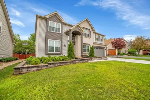 2092 Gardner Cir, Aurora, IL 60503 photo 3