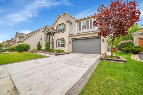 2092 Gardner Cir, Aurora, IL 60503 photo 2