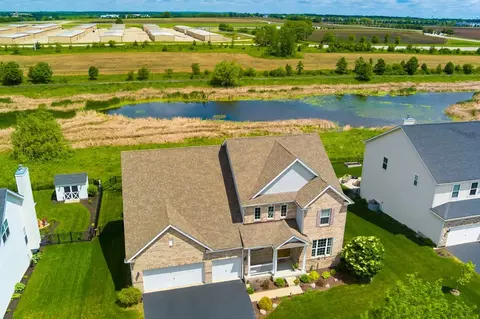645 Ridgeview Ln, Sugar Grove, IL 60554