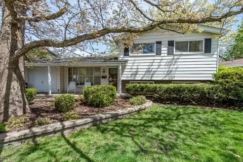3433 Stonegate Rd, Waukegan, IL 60087