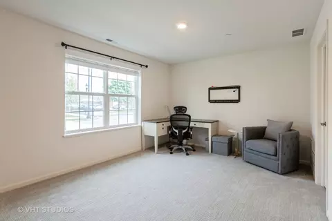 2950 Reflection Dr, Naperville, IL 60564 photo 3