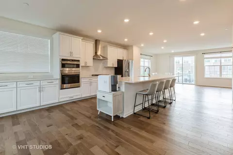 2950 Reflection Dr, Naperville, IL 60564 photo 9