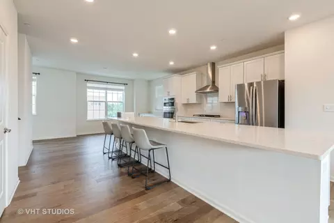 2950 Reflection Dr, Naperville, IL 60564 photo 7