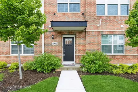 2950 Reflection Dr, Naperville, IL 60564 photo 2