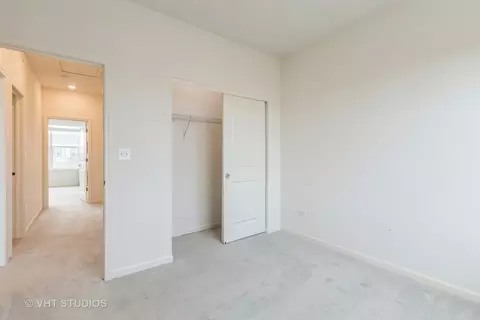 2950 Reflection Dr, Naperville, IL 60564 photo 14