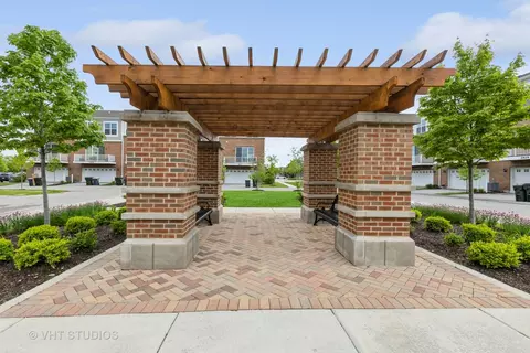 2950 Reflection Dr, Naperville, IL 60564 photo 17